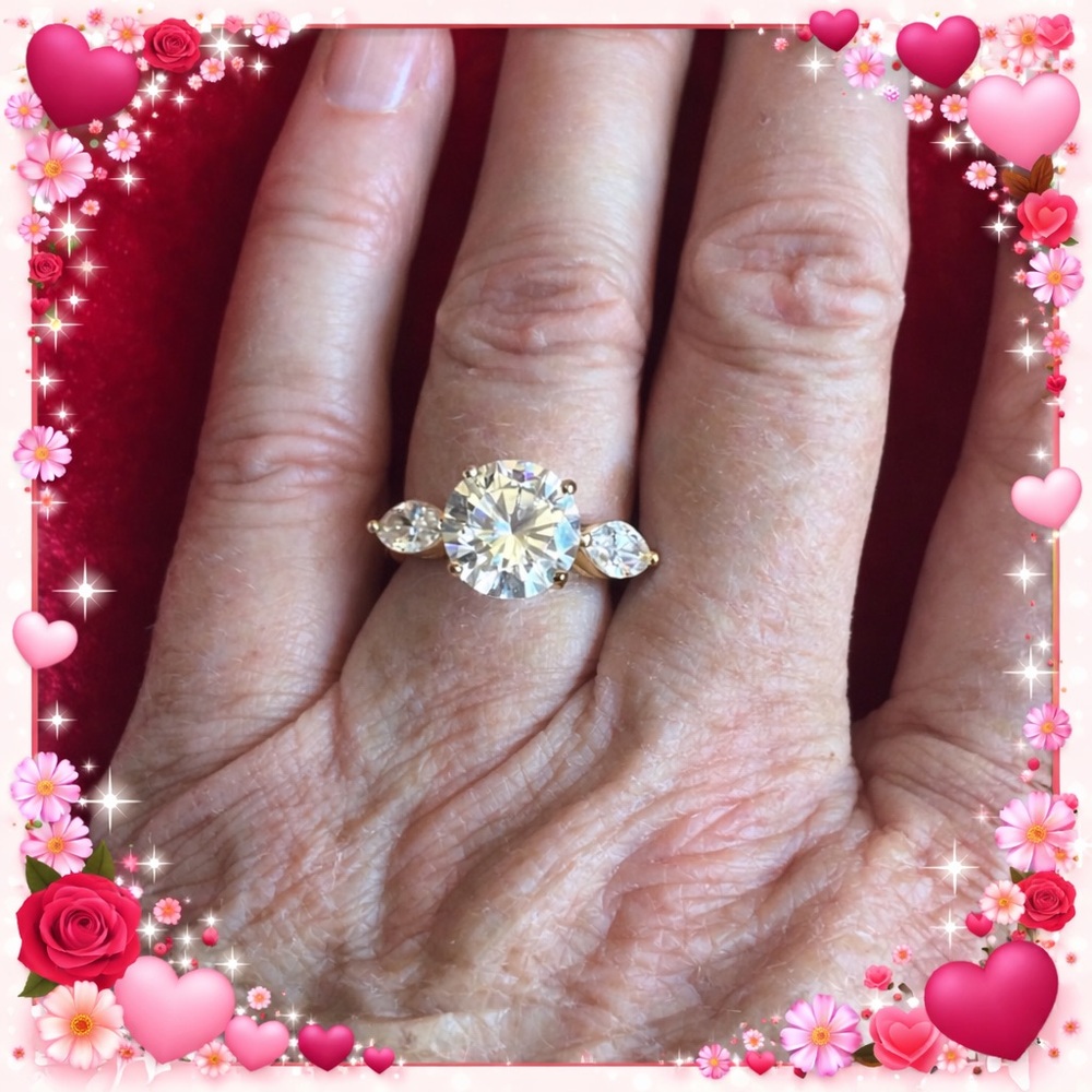 Cubic zirconia ring - Picture 2 of 5